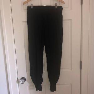 BLACK LULULEMON JOGGERS